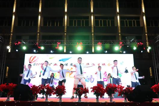 说明:null-728af601b94f0636